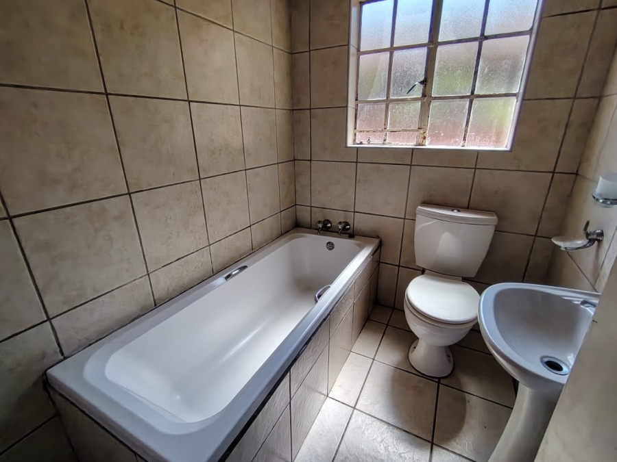 2 Bedroom Property for Sale in Oos Einde North West